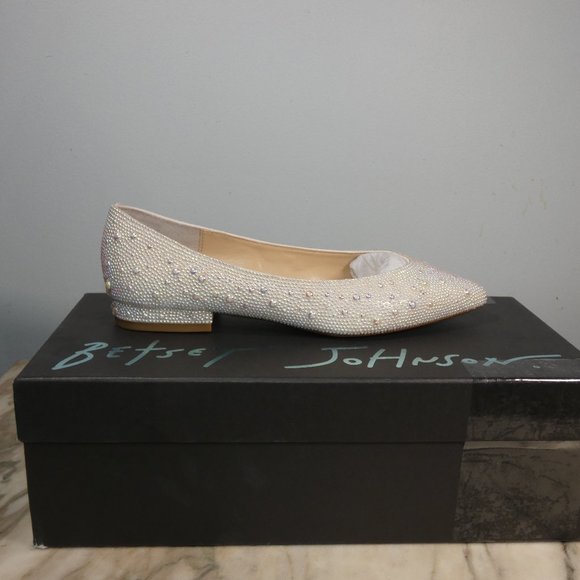 NiB - Betsey Johnson Irredecent Pearl Rhinestones Jude Ballet Flat, Pearl, 5.5 - Picture 3 of 9